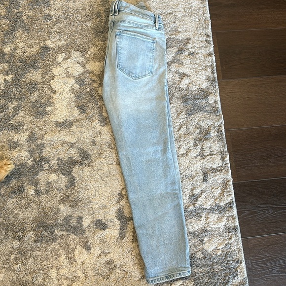 Good American Light Wash Jeans - Picture 2 of 4
